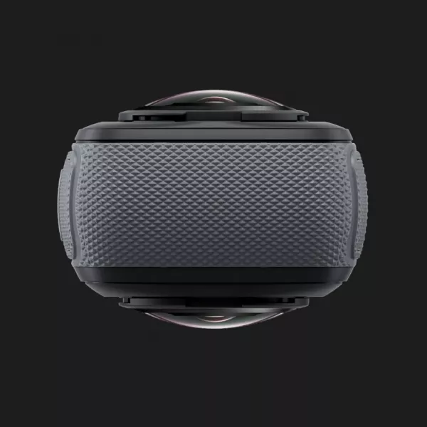 Екшн-камера Insta360 X4
