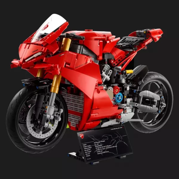 Конструктор LEGO Technic Мотоцикл Ducati Panigale V4 S (42202)