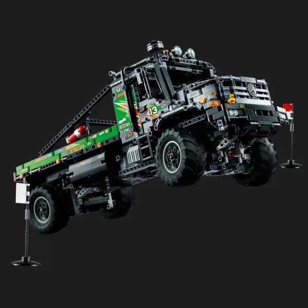 Конструктор LEGO Technic Вантажівка для випробувань Mercedes-Benz Zetros 4x4 (42129)