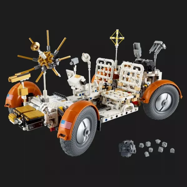 Конструктор LEGO Technic Місячний автомобіль NASA Apollo (42182)