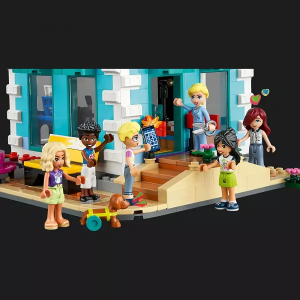 Конструктор LEGO Friends Хартлейк-Сіті. Громадський центр (41748)