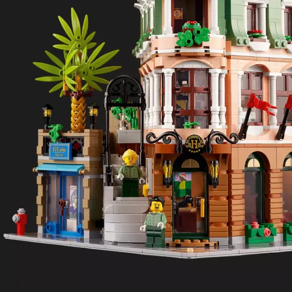 Конструктор LEGO Icons Бутік-готель (10297)