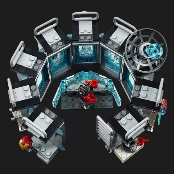 Конструктор LEGO Marvel Зал з костюмами Залізної Людини (76125)