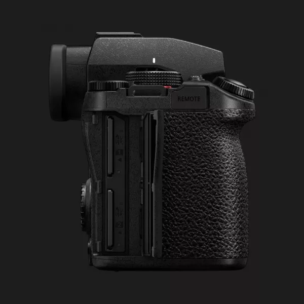 Цифровий фотоапарат Panasonic Lumix S DC-S5 II Body (DC-S5M2EE) (Standard)