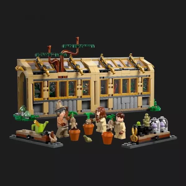 Конструктор LEGO Harry Potter Замок Гогвортс: урок гербології (76445)