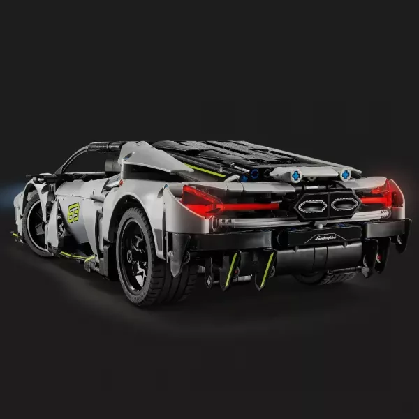 Конструктор LEGO Technic Суперкар Lamborghini Revuelto (42214)