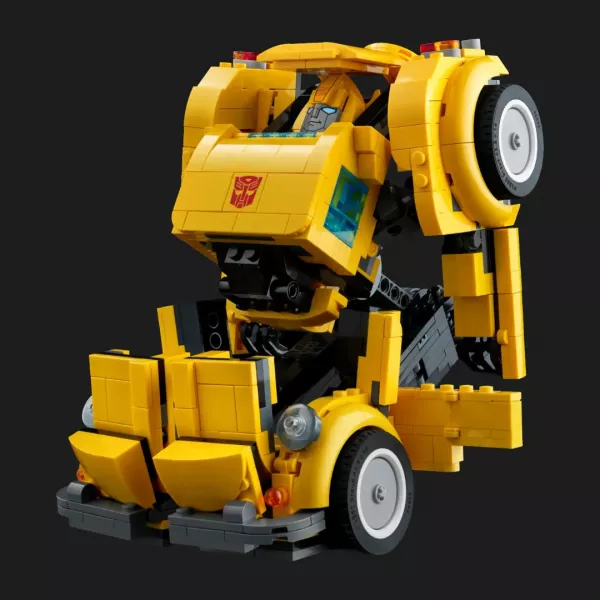 Конструктор LEGO Icons Бамблбі (10338)