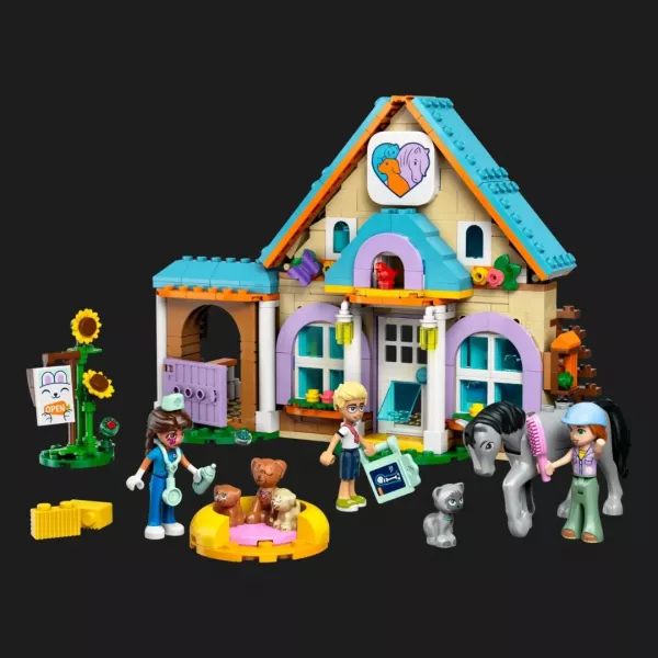 Конструктор LEGO Friends Ветеринарна клініка для коней і домашніх улюбленців (42651)